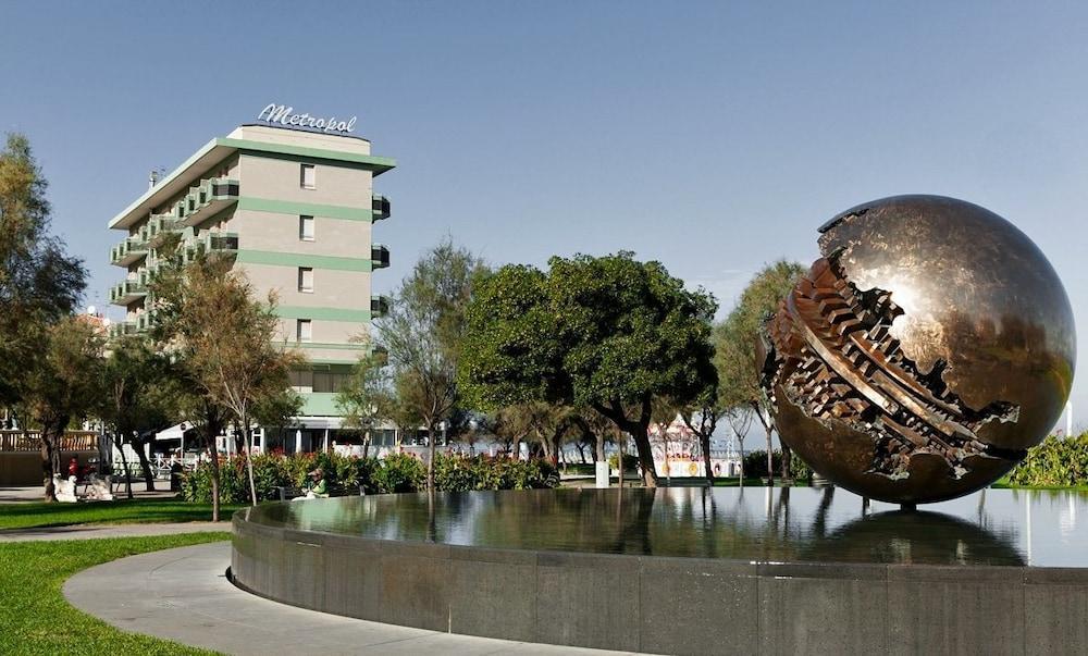 Hotel Metropol Pesaro Esterno foto