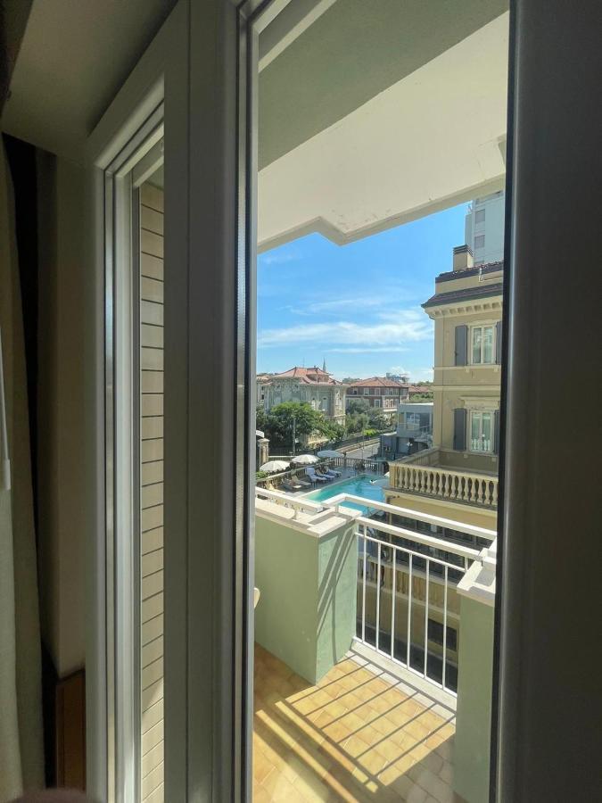 Hotel Metropol Pesaro Esterno foto
